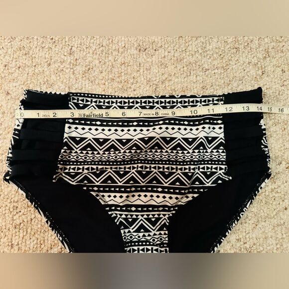 Ruebleu by Rue21 size Large bikini bottom - Picture 7 of 8